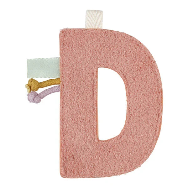 Lettre en tissu D