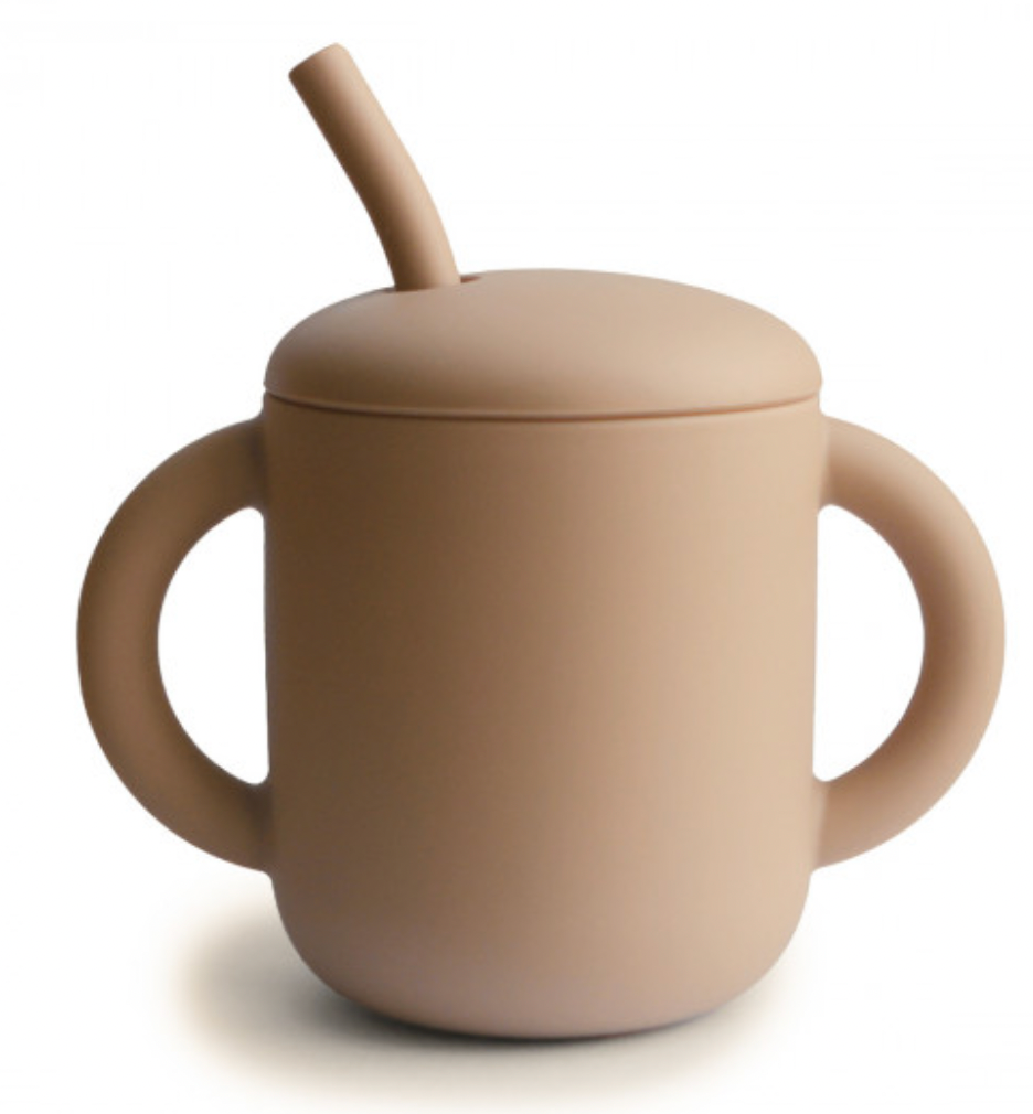 Tasse d'apprentissage avec paille