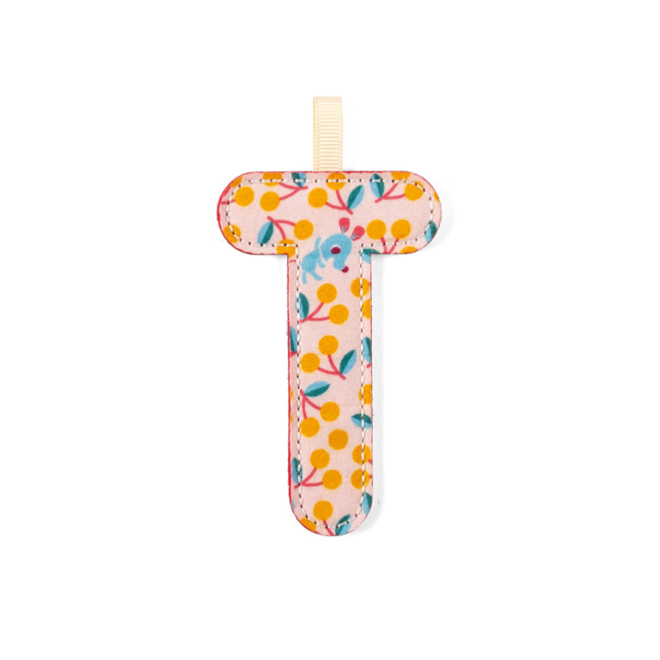 Lettre en tissu T