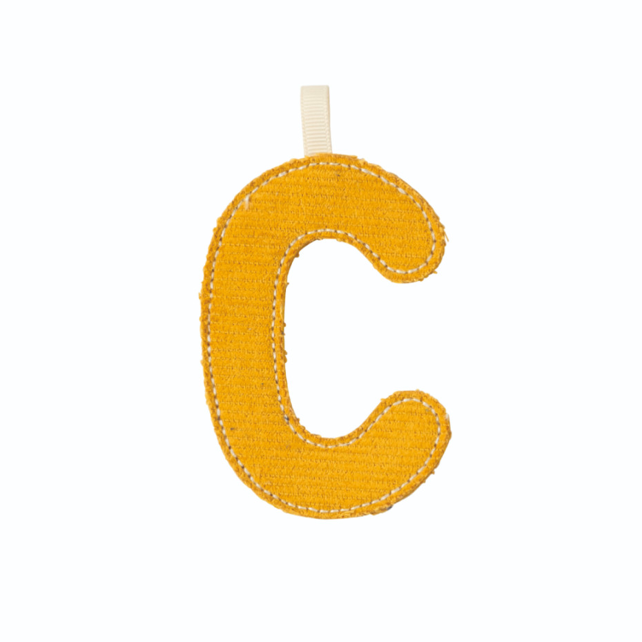 Lettre en tissu C