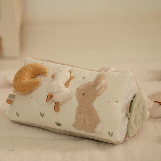 Triangle d'activités Petite oie et lapin