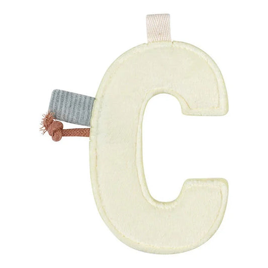 Lettre en tissu C