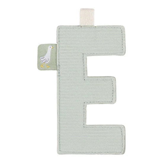 Lettre en tissu E